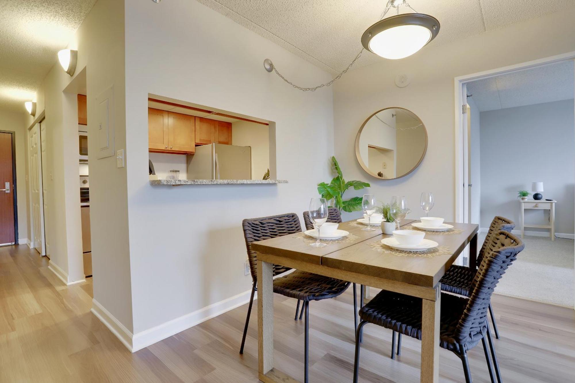 Live The Arlington Exp In A Comfy And Stylish Apt Apartment Exterior photo